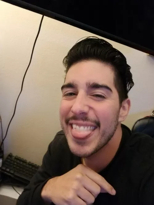 Make sure to join me today! https://chaturbate.com/p/goosy10/?tab=bio by qoosy_10