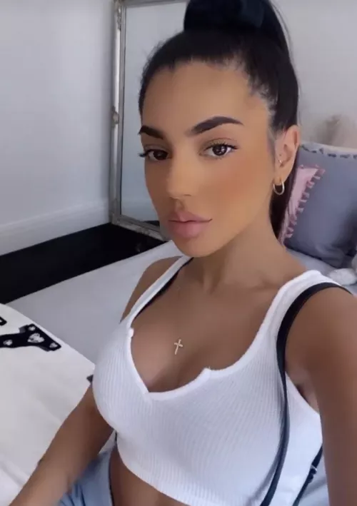 Makeup by round_plastic