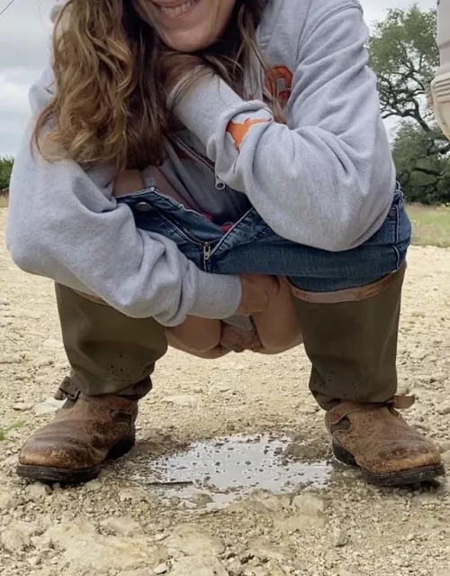 Making a little puddle by saturnbiscuit