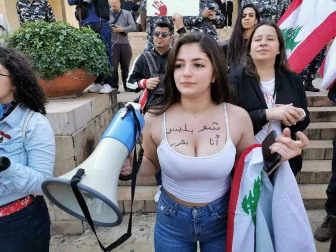 Making a statement by Froggerson