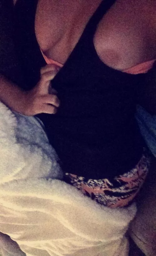 Making my cock hard while at work by el_cool_l