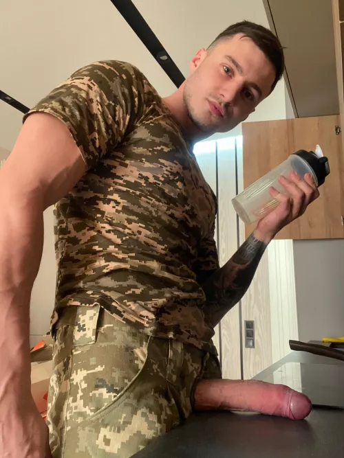 Making protein shake for Gaymers by Max_barz