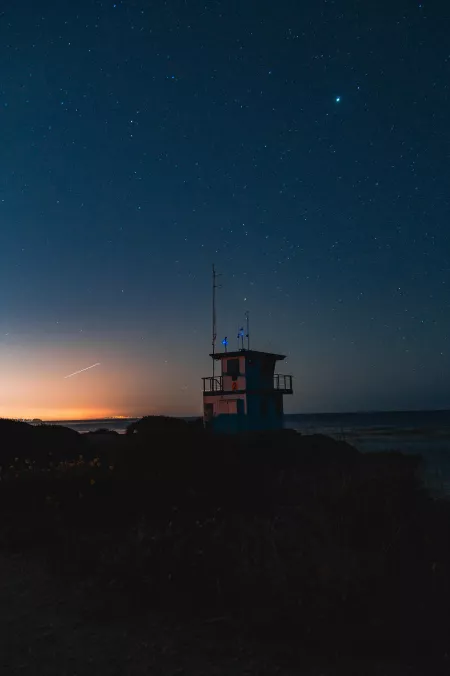 Malibu Beach at night [OC] by Rowbuttt