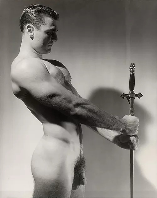 Man with a big sword by paradise0057