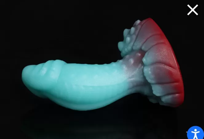 Managed to snag a cute mini Crackers from this morning's drop! I think the highlighted details on the base look really cool by GabSierramist