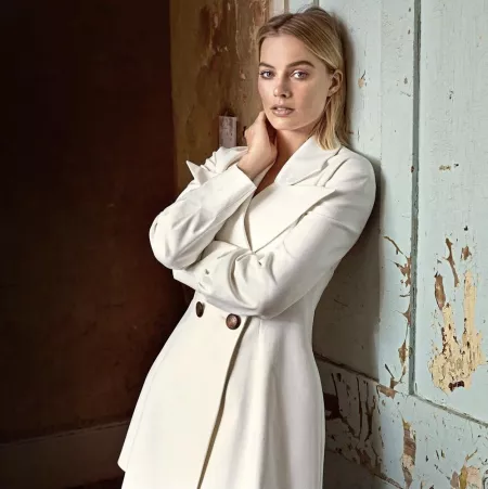 Margot Robbie by AnonymousPointer