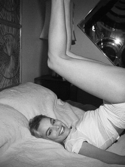 Margot Robbie by BackUpP0rnAccount