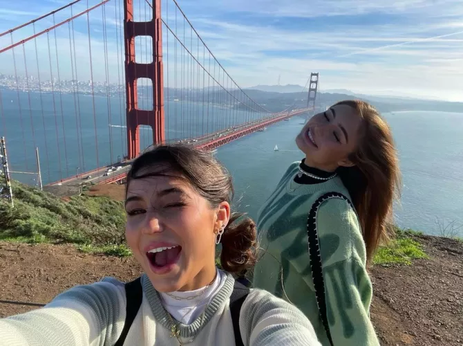 Marianna & Alexandra Rozmajzl by LawnOfTheRay