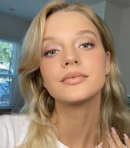 Marie-Laure Tomas by enjoying-beauty