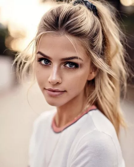 Marina Laswick by pianomics