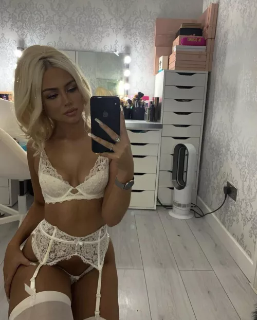 Marnie by JerkOffBuddie