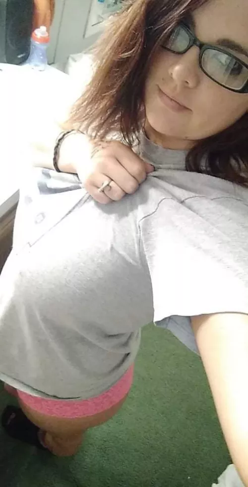 Married, but loves to show off 31F.. by feliciarenee90