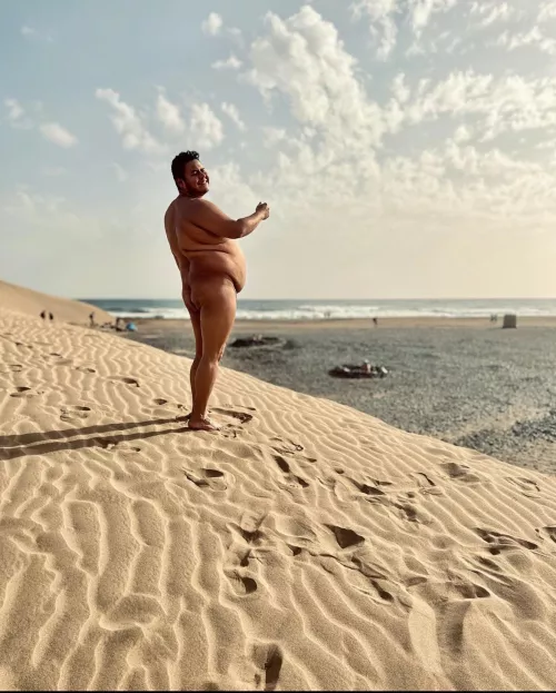 Maspalomas is a huge beach in gran canary, it’s clothing optional so one chooses what to wear and I choose sunscreen 😅 by Cristian__mauricio