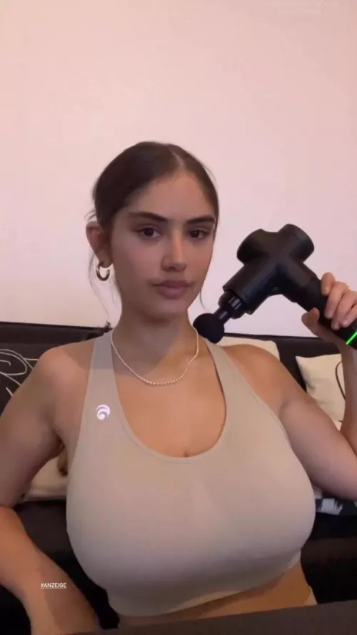 Massage by lipstick994