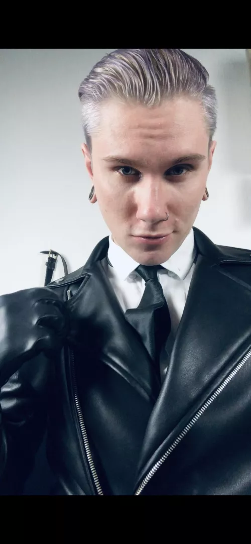 master is waiting for you by Hartfuuu