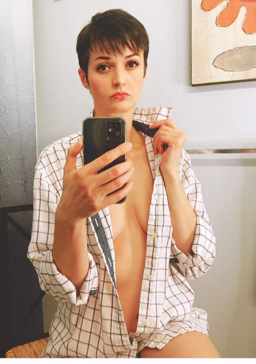 Mature and quite serious, I guess 😜[F38]