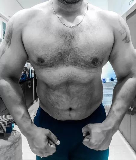 Mature experienced bull looking for serious cucks and hotwives by TheSlowLearner1976