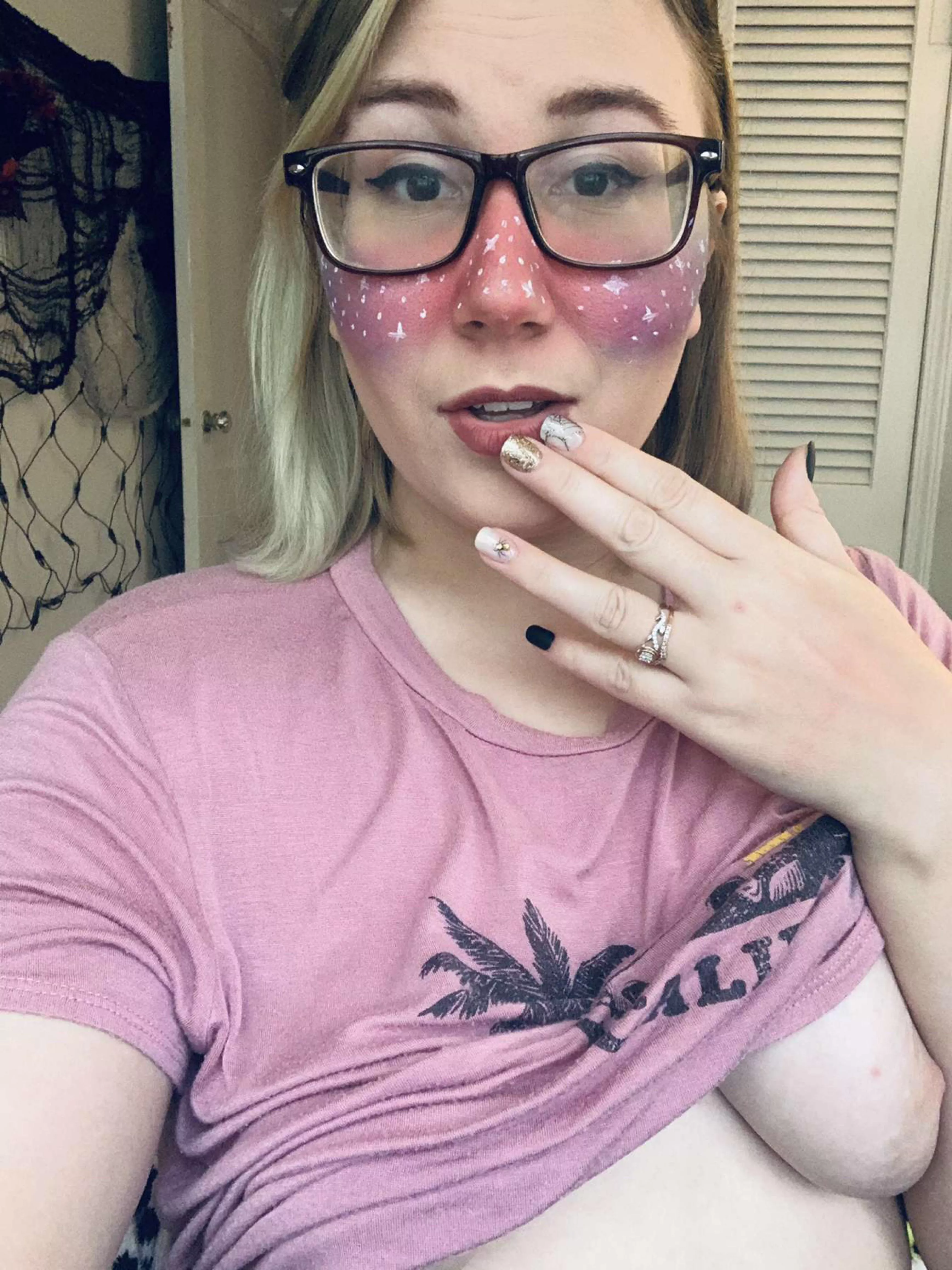 May have gone overboard with the galaxy cheeks 💋 posted by NikkiKitten01
