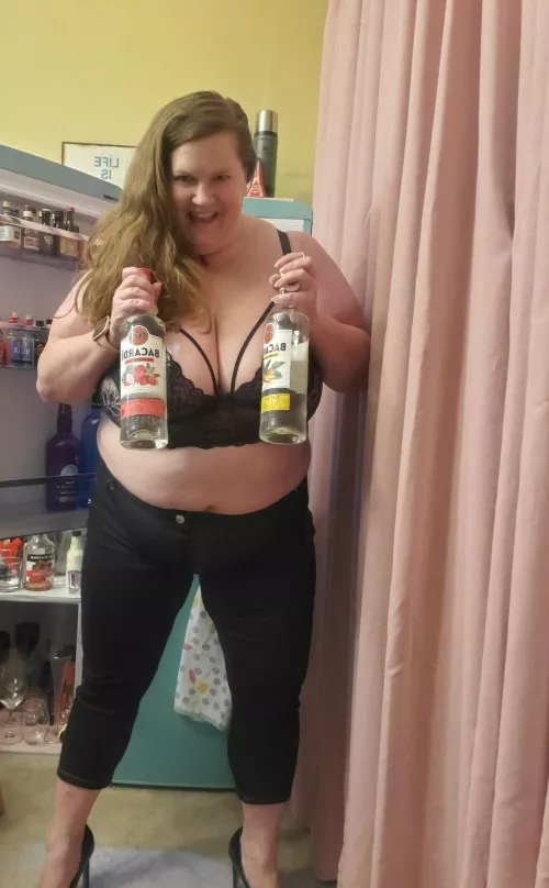 May I be your bartender ❓🍹 [49F] by Lavender_Lush72