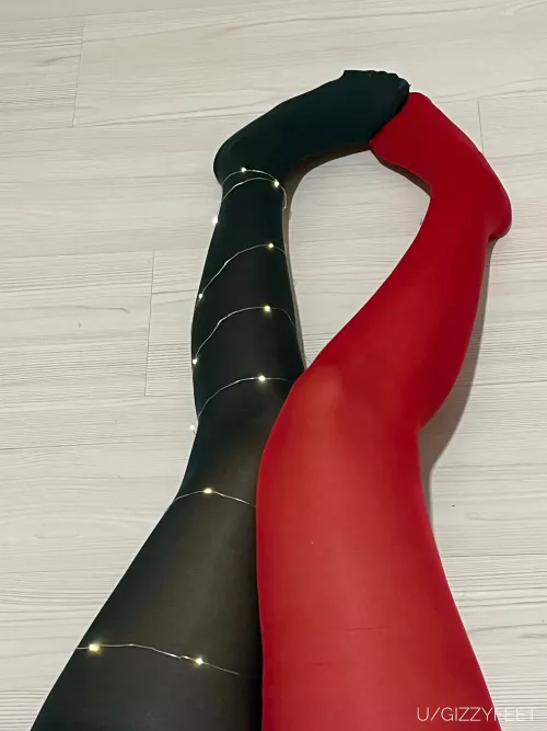 May I be your christmas tree?🎄🥺 by gizzyfeet