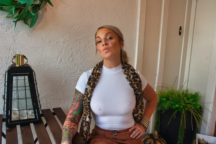 May I have a kiss? by fiery_irish_aries