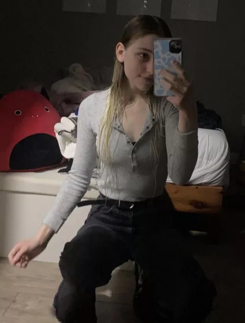 May I jerk to this goddess I will jerk to what ever part of her you won’t me to in every pic I send by HumpPokisAss18