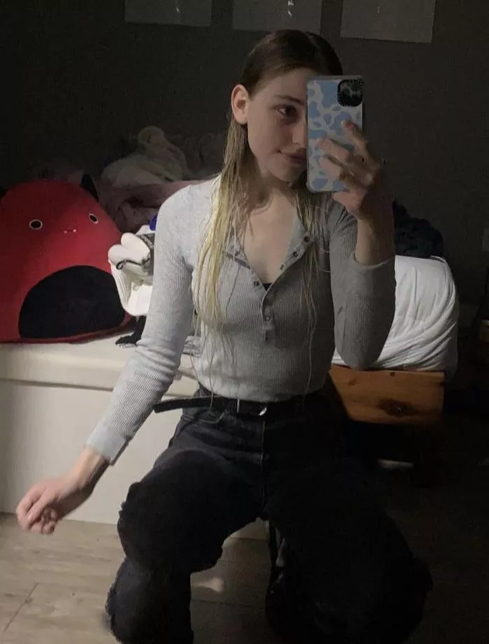 May I jerk to this goddess I will jerk to what ever part of her you won’t me to in every pic I send posted by HumpPokisAss18