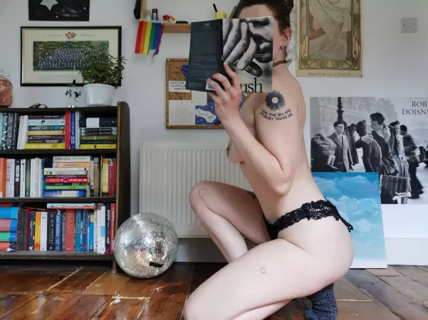 maybe if i didn't spend so much time reading, i wouldn't be so pale by el1z-a