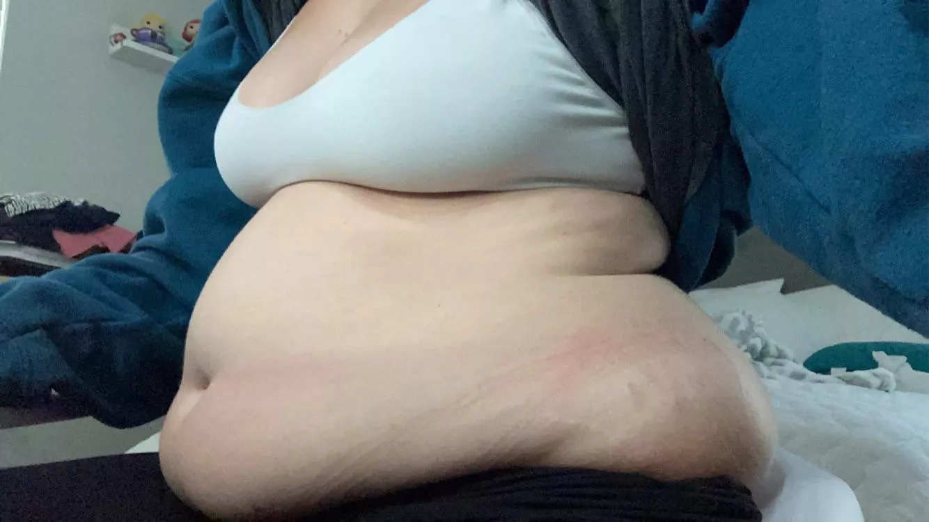 Maybe it’s time to size up on my leggings posted by Poptartbelly