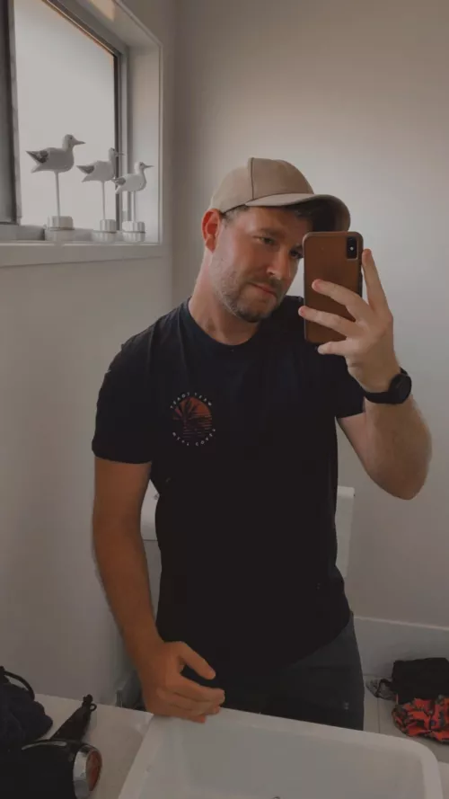 Maybe this photo will get a text back 😓😉 by beachinjake