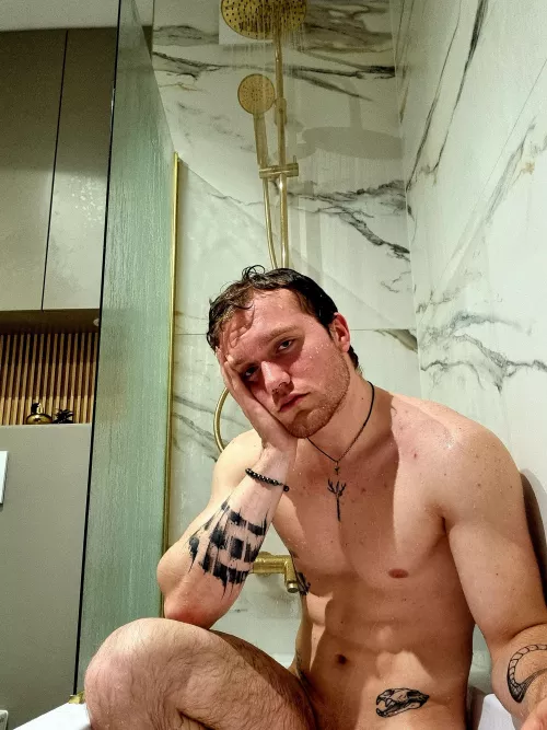 Maybe you would like to see me behind 🤪 by kalamigaa