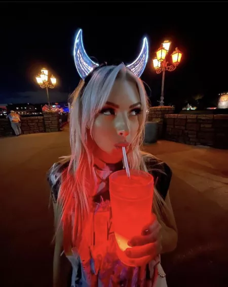 McKenzie 😈 by Pinski9