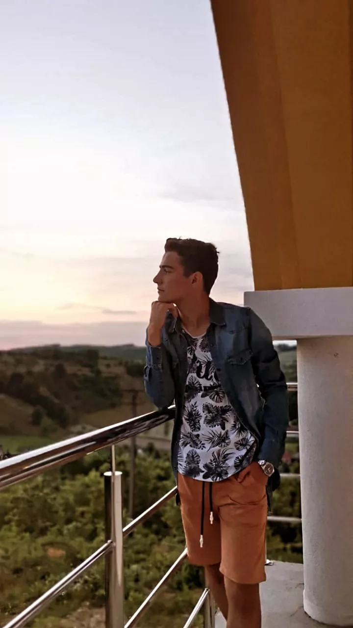 Me🙈 posted by Adryan_NS