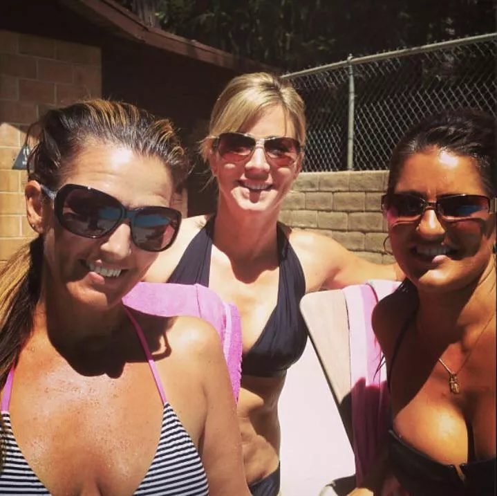 me and the girls! posted by Kristine_lopezzzzz