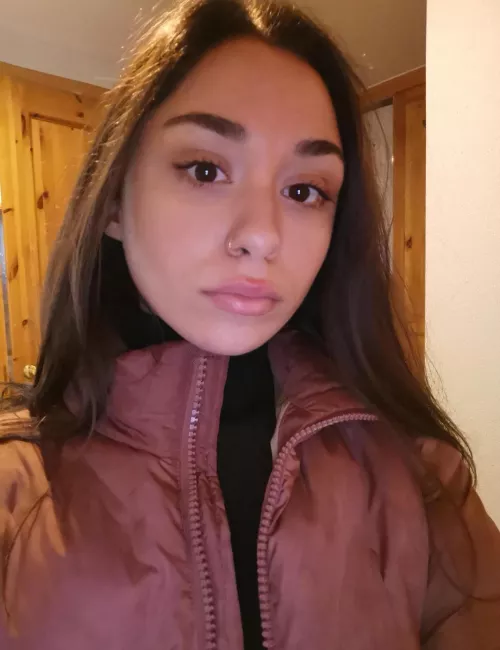 Me but with straight hair 👀 Thai x Brasilian x Sicilian ☀️🌡️ by Arlissasa