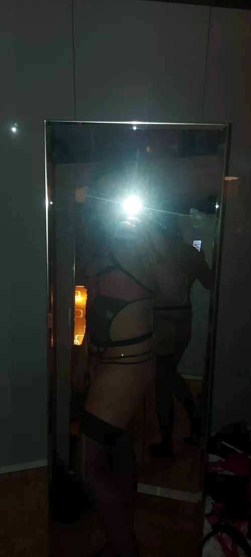 Me in the mirror by Sissysusi89