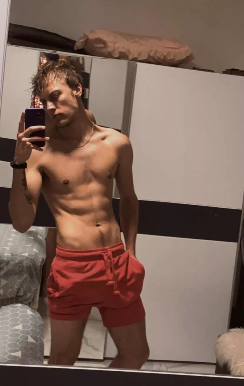 📨 me on 👻 @kyle_fboy posted by Outrageous_Dealer_97