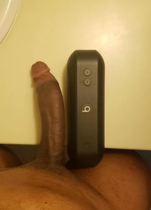 Me vs Beats Pill by TennPoh