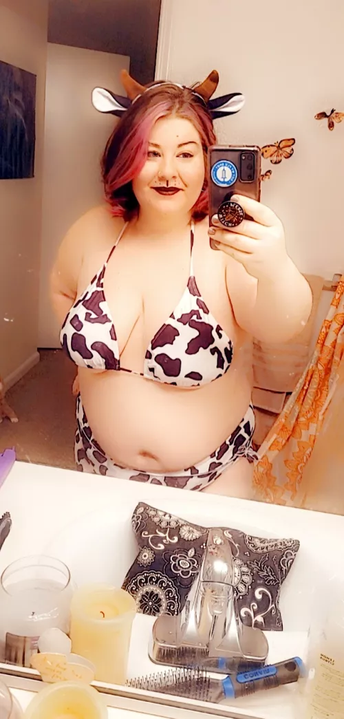 Meadow back with part of the new outfit. by applepiesexual