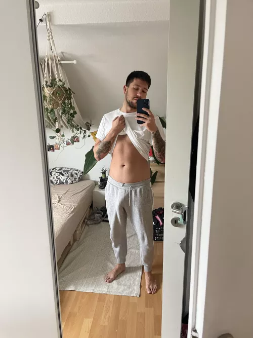 Meet me in my bed 😏😌 by Newfeelings__