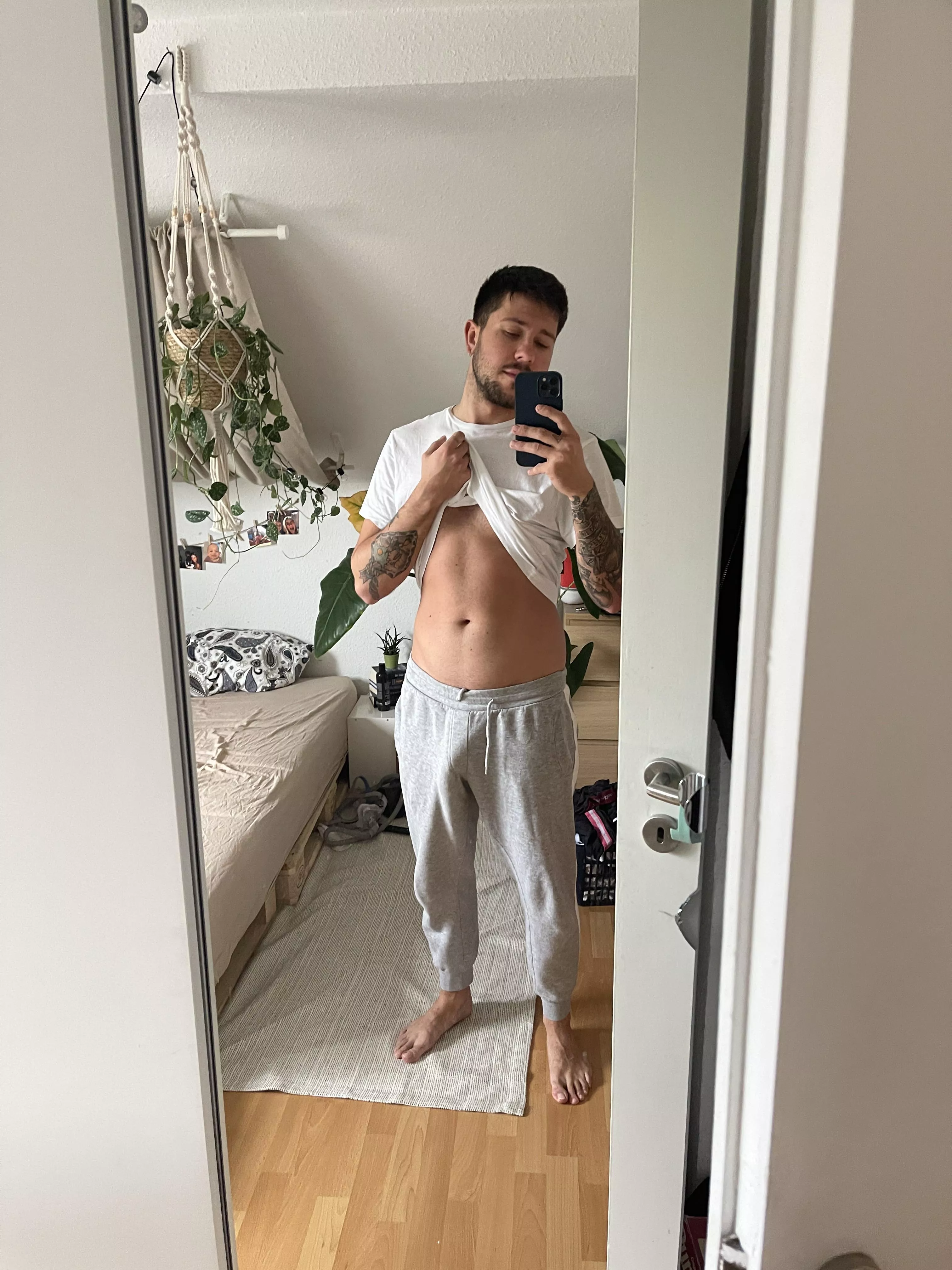 Meet me in my bed 😏😌 posted by Newfeelings__