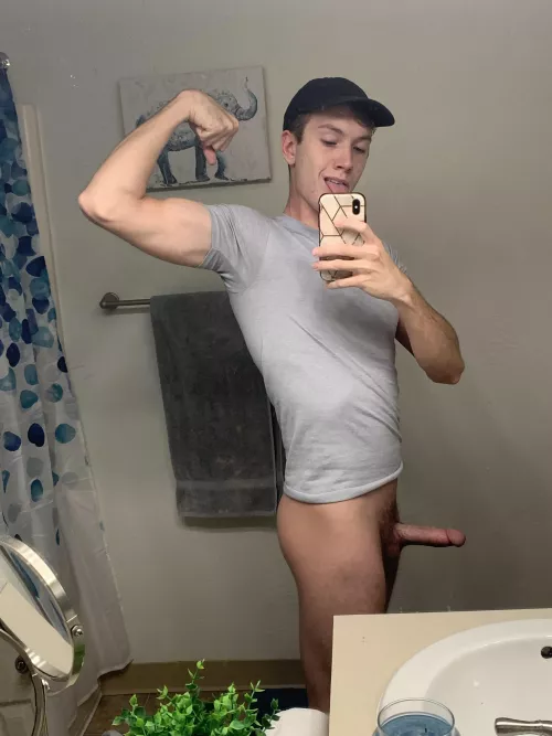 Meet me in the bathroom 😏 [21] by FinnAugust