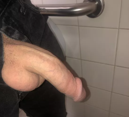 Meet me in the bathroom? by reddituser_2167