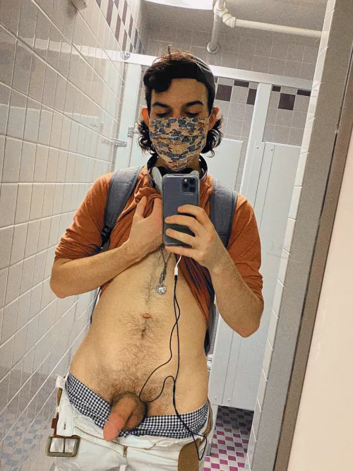 meet me in the bathroom? by apricock-juice