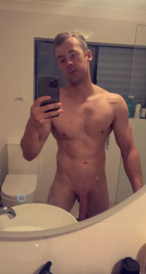 Meet me in the bathroom by skeptical-hippo