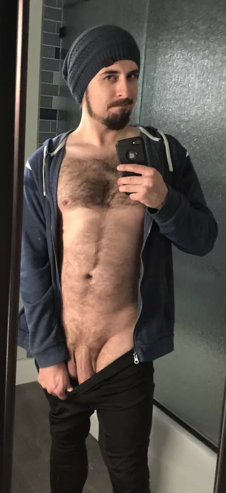 Meet me in the bathroom, now by _g_u_y_