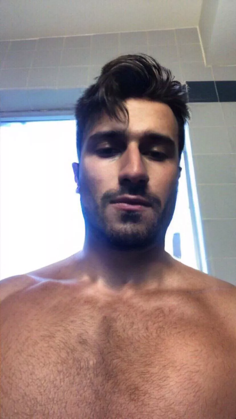 Meet me in the shower posted by Solsolly