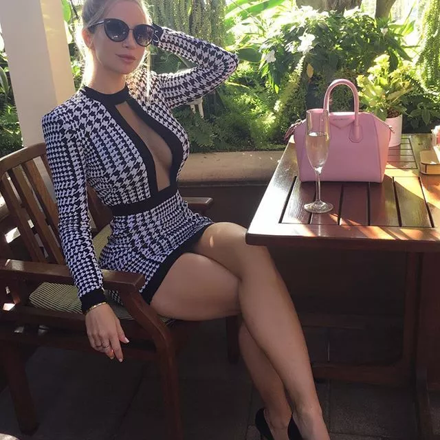 Meeting Hubby for lunch with his clients posted by BF65