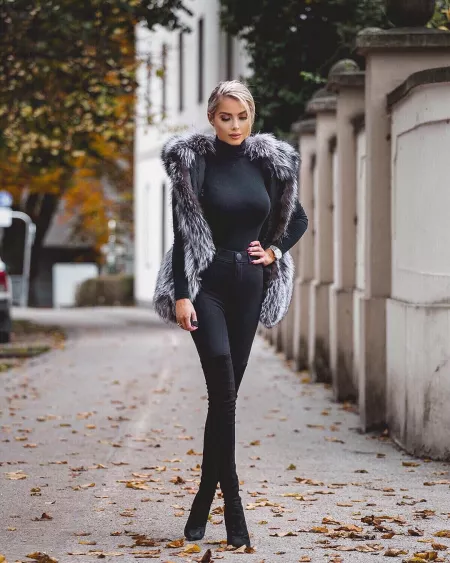 Melissa Alessia by BOOOOOOOBIES