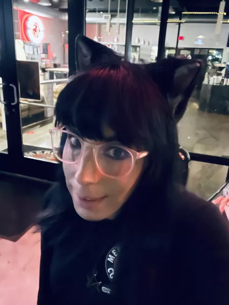 Meow all alone after wrk. Meow 😸 by Kikidarling666